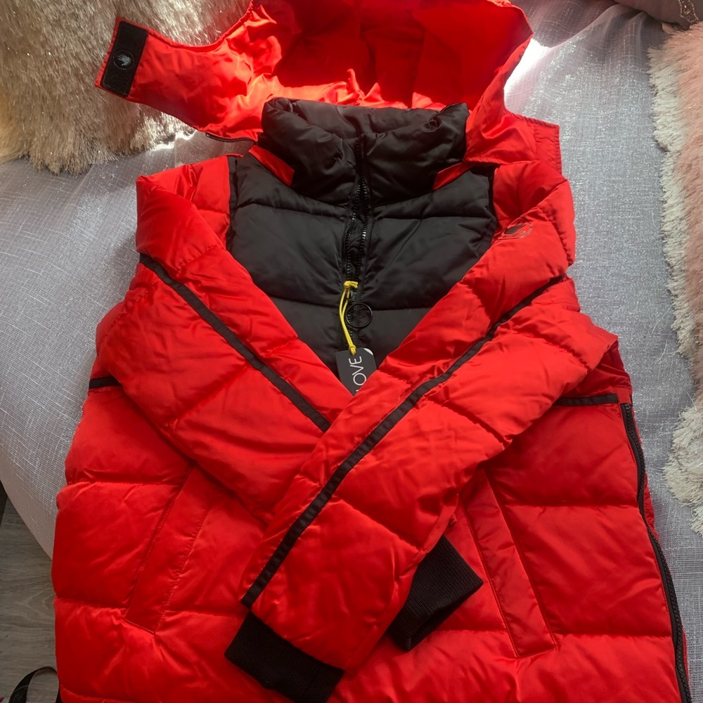 Womens QUILTED PULLOVER BODYGLOVE BUY THIS AND GET THE CONVERSE BACKPACK FREE!!